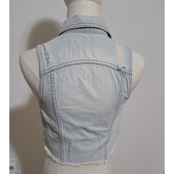 Denim Trucker Style Vest Womens Small Distressed Button Front Sleeveless Y2K New - Picture 12 of 16